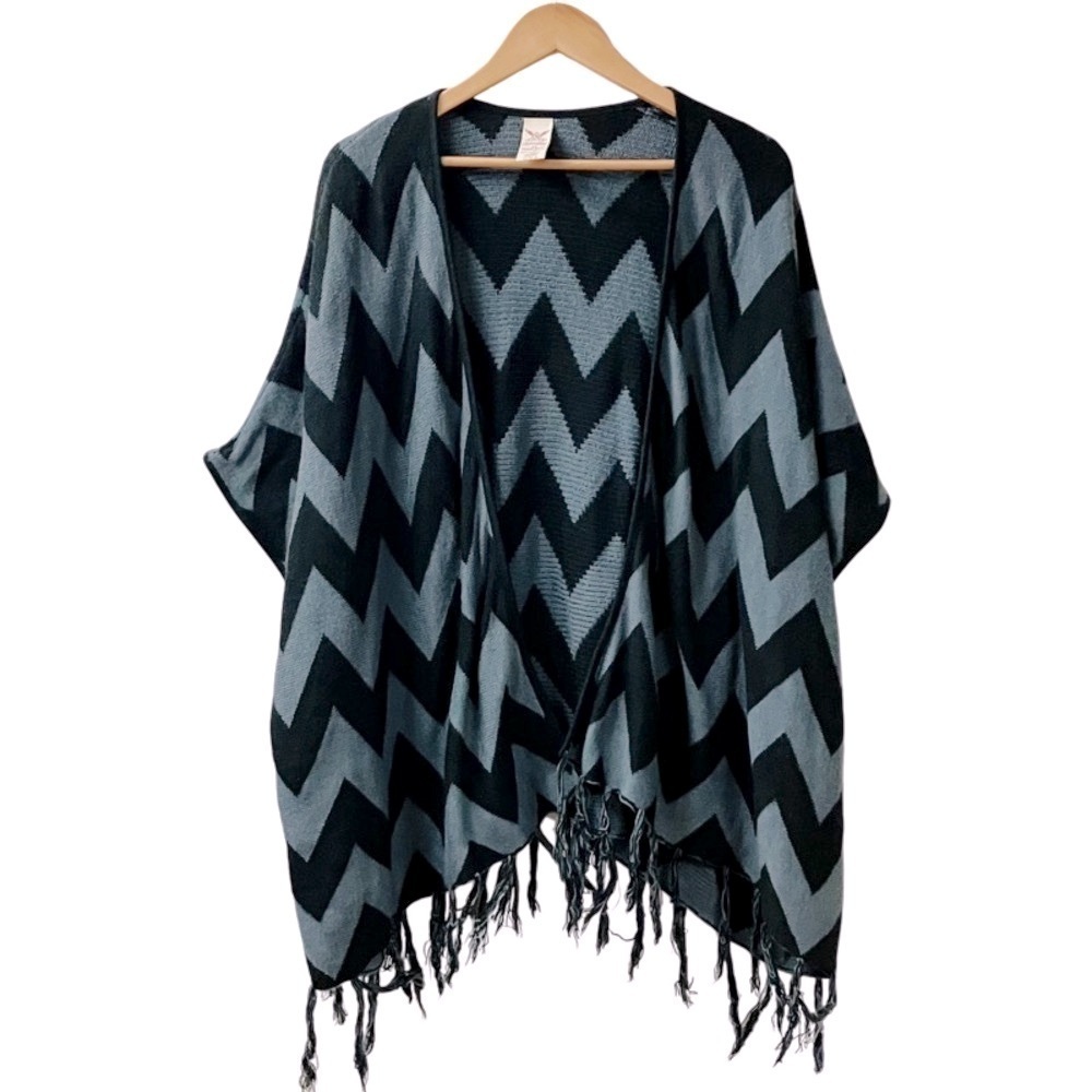 FADED GLORY Chevron Fringed Wrap Shawl Poncho SIZE 2X (18W-20W) Y2k